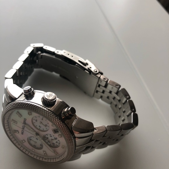 Michael Kors Watch - Picture 3 of 4